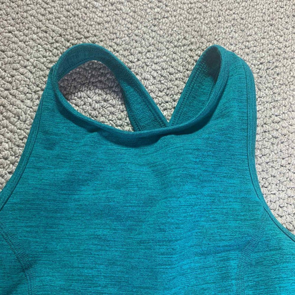 JoyLab Womens Sports Bra Size Small Green Sleeveless Crossback Wireless Pullover